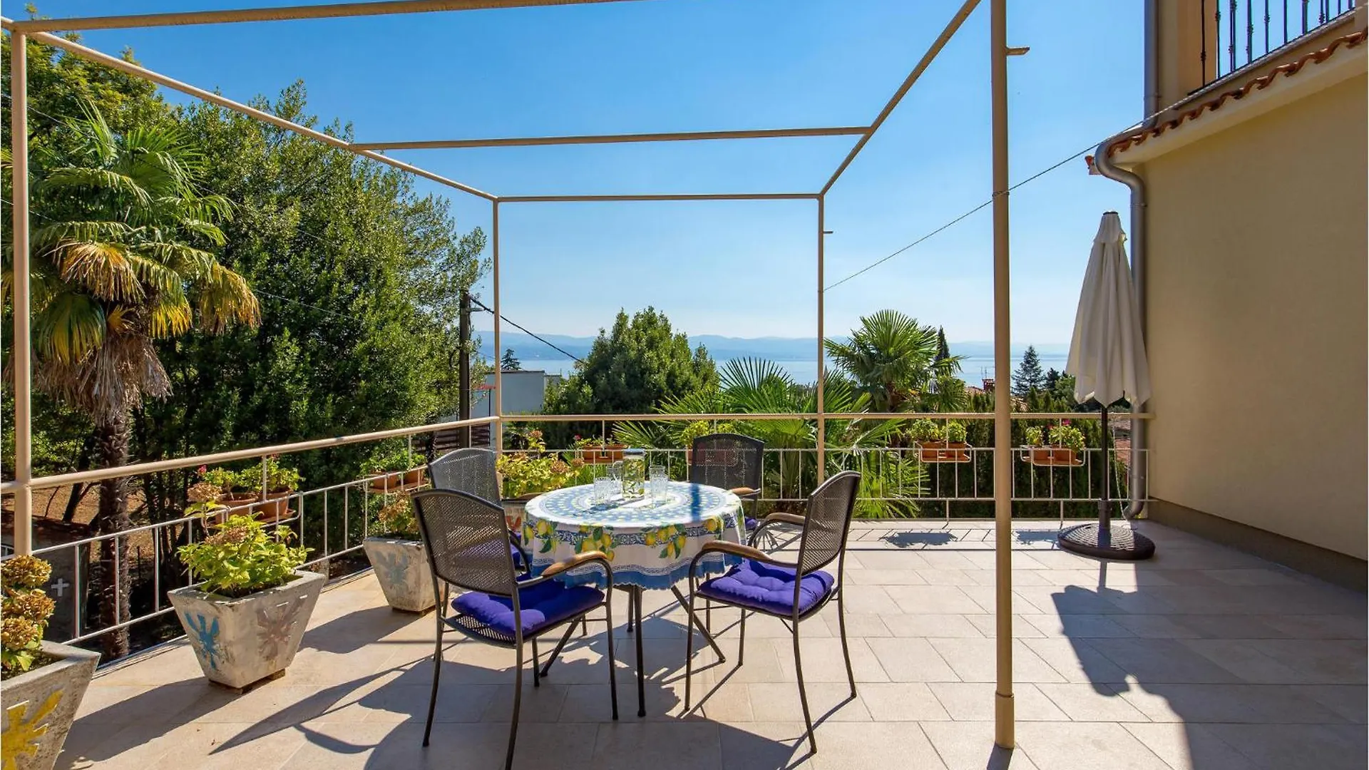 1 Bedroom Stunning Apartment In Lovran